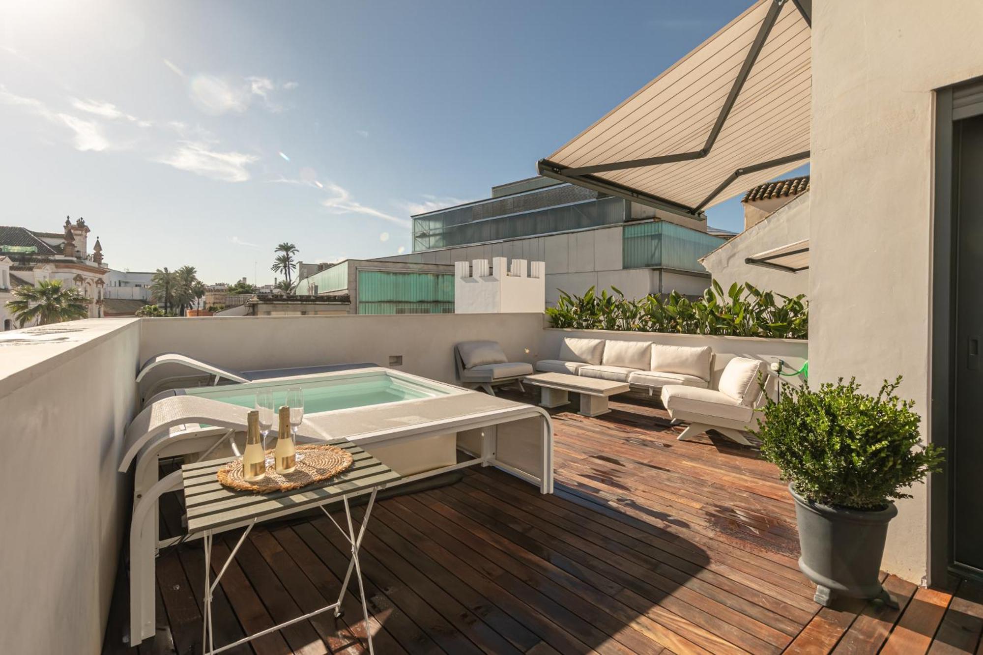 Green-Apartments Reales Atarazanas Suites Seville Exterior photo