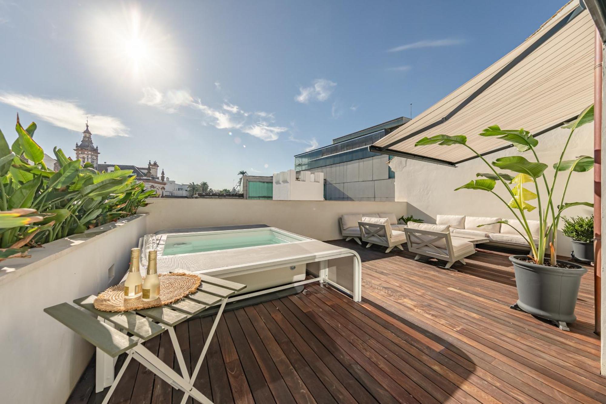 Green-Apartments Reales Atarazanas Suites Seville Exterior photo