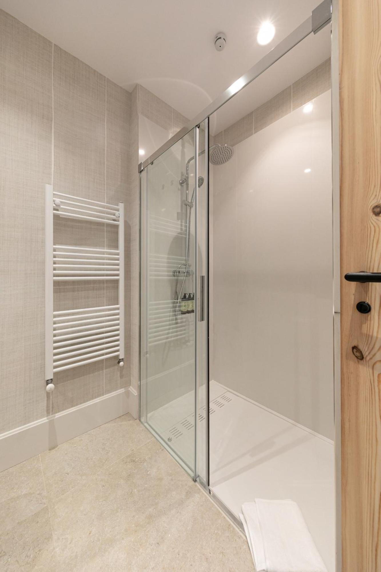 Green-Apartments Reales Atarazanas Suites Seville Exterior photo